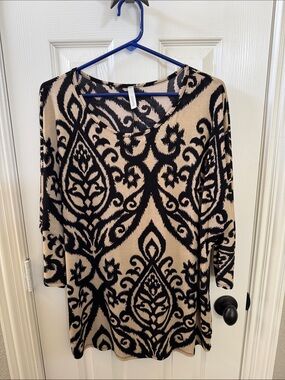 cezanne Beige and Black Long Sleeve Tunic Dress